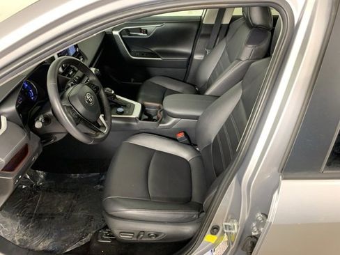Used 2021 Toyota RAV4 Limited image 31