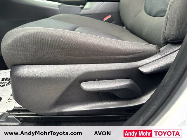 Used 2021 Toyota RAV4 LE AWD/4WD image 12