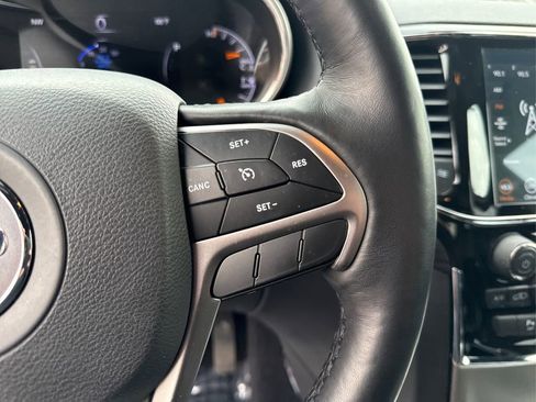 Used 2021 Jeep Grand Cherokee Laredo X AWD/4WD image 27