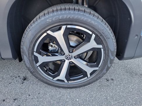 New 2026 Volkswagen Tiguan SE AWD/4WD image 22