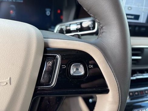 Used 2024 Lincoln Corsair Reserve image 21