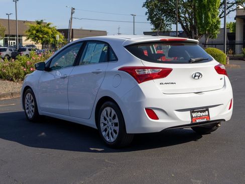 Used 2017 Hyundai Elantra GT FWD image 9