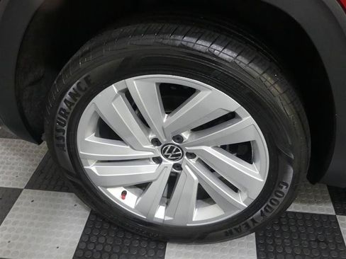Used 2020 Volkswagen Atlas Cross Sport SE AWD/4WD image 17