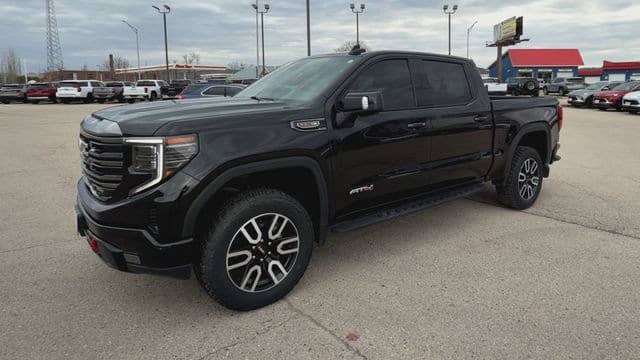 Used 2024 GMC Sierra 1500 AT4 w/ Technology Package AWD/4WD image 9