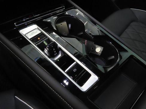 New 2026 Volkswagen Atlas SEL Premium R-Line image 17