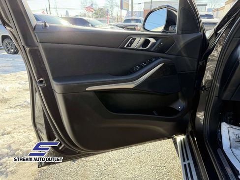 Used 2022 BMW X5 xDrive45e image 29