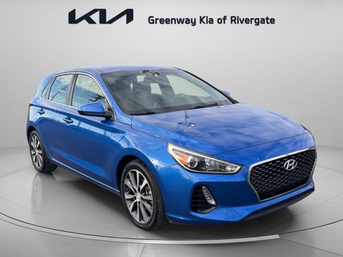 Used 2018 Hyundai Elantra GT image 2