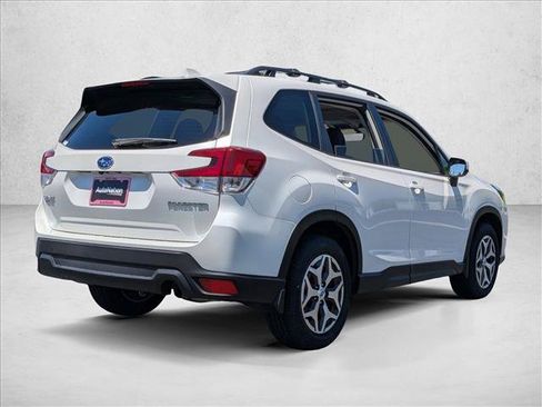 Used 2023 Subaru Forester Premium AWD/4WD image 5