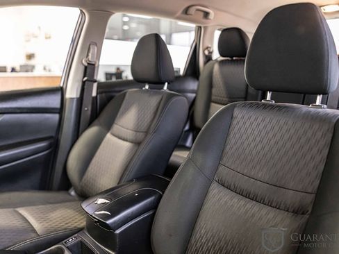 Used 2020 Nissan Rogue SV image 19