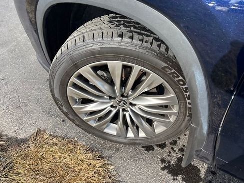 Used 2022 Toyota Highlander Platinum image 28