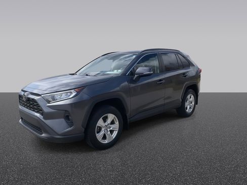 Used 2021 Toyota RAV4 XLE w/ Convenience Package AWD/4WD image 5