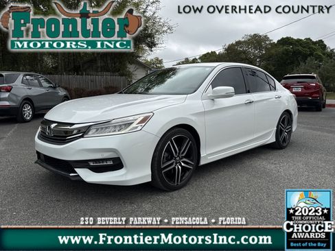 Used 2017 Honda Accord Touring image 1