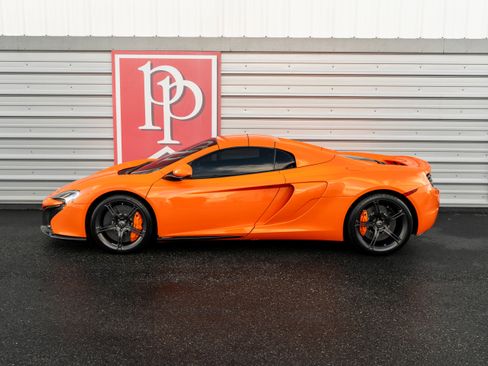 Used 2015 McLaren 650S Spider image 47