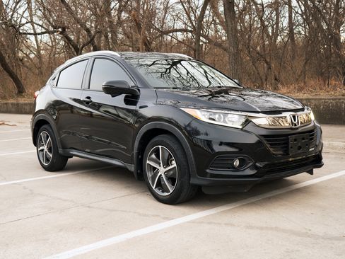 Used 2021 Honda HR-V EX image 2