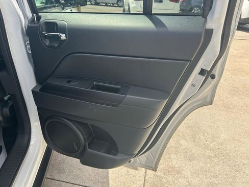 Used 2016 Jeep Patriot High Altitude AWD/4WD image 14