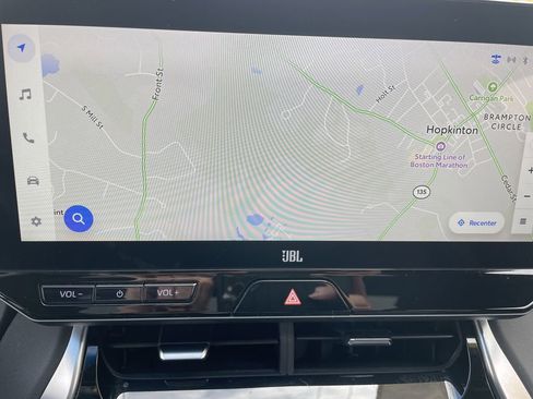 Used 2023 Toyota Venza Limited image 19