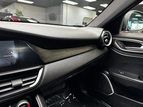 Used 2022 Alfa Romeo Giulia Ti image 25