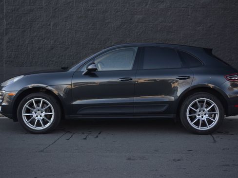 Used 2017 Porsche Macan image 2