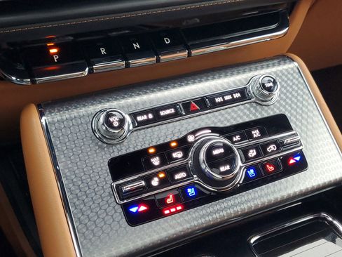 Certified 2023 Lincoln Aviator Black Label w/ Dynamic Handling Package image 18