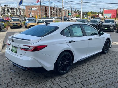 New 2026 Toyota Camry Hybrid image 5