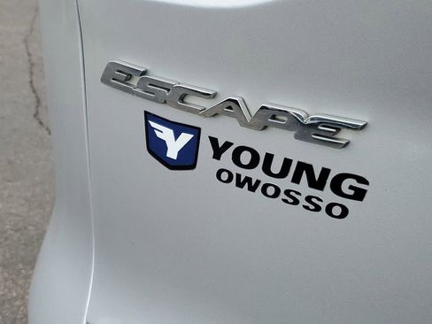 Used 2015 Ford Escape Titanium AWD/4WD image 32