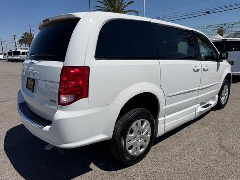 Used 2014 Dodge Grand Caravan SE w/ Quick Order Package 29E SE FWD image 12