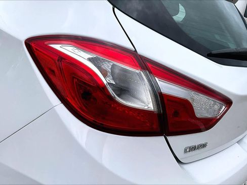 Used 2019 Chevrolet Cruze LS w/ LS Convenience Package image 28