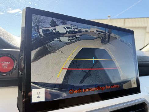 Used 2024 Toyota Tacoma TRD Off-Road image 28