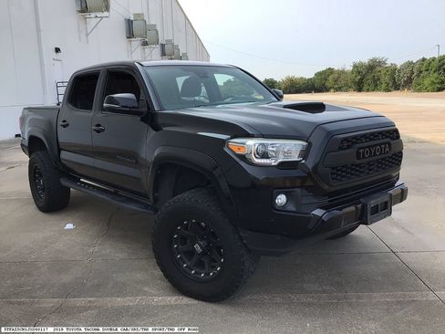 Used 2018 Toyota Tacoma TRD Sport w/ Technology Package RWD image 4