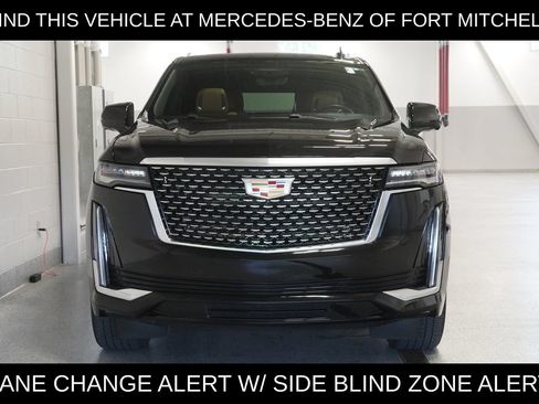 Used 2022 Cadillac Escalade Premium Luxury AWD/4WD image 2