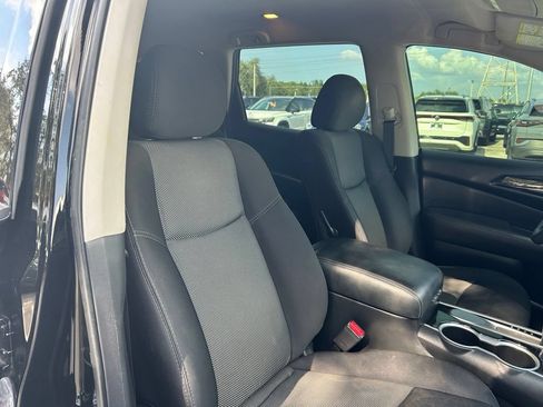 Used 2020 Nissan Pathfinder S FWD image 30