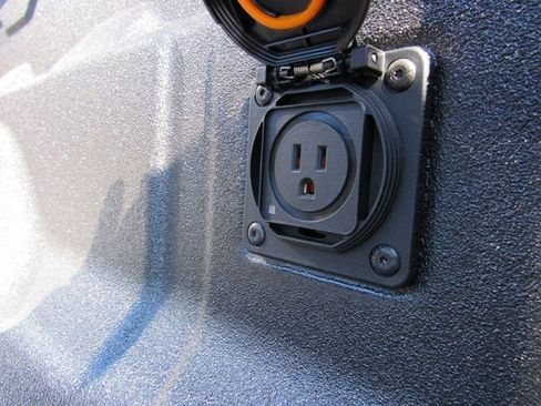 New 2026 GMC Canyon Elevation w/ Convenience Package image 32