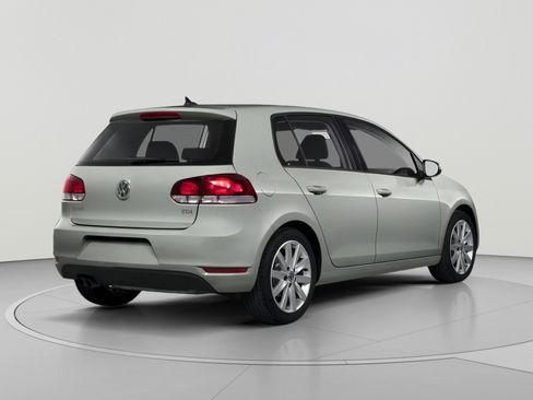 Used 2013 Volkswagen Golf TDI FWD image 2