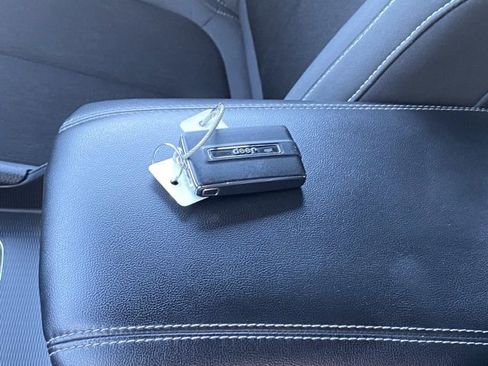 Used 2023 Jeep Grand Cherokee L Laredo image 28