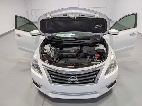 Used 2015 Nissan Altima 2.5 SV w/ Convenience Package FWD image 13