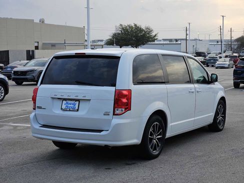 Used 2018 Dodge Grand Caravan GT image 6