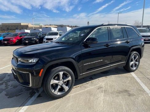 New 2026 Jeep Grand Cherokee Limited w/ Trailer Tow Package AWD/4WD image 1
