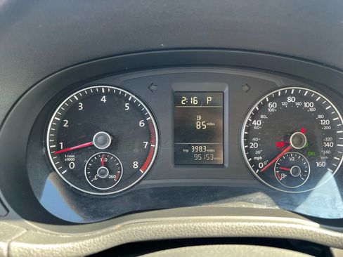 Used 2015 Volkswagen Passat 1.8T S image 11