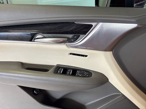 Used 2023 Cadillac XT6 Premium Luxury FWD image 15