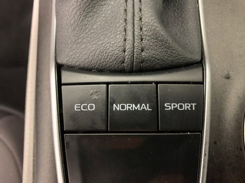 Used 2024 Toyota Camry LE image 27