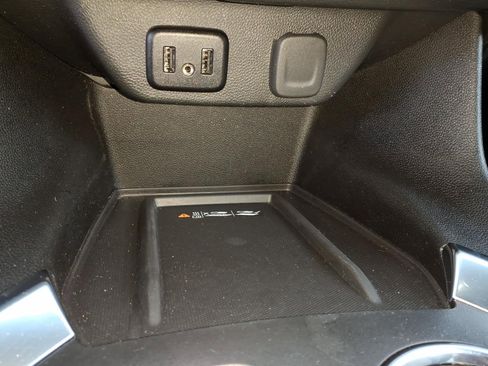 Certified 2023 Chevrolet Traverse LT image 24