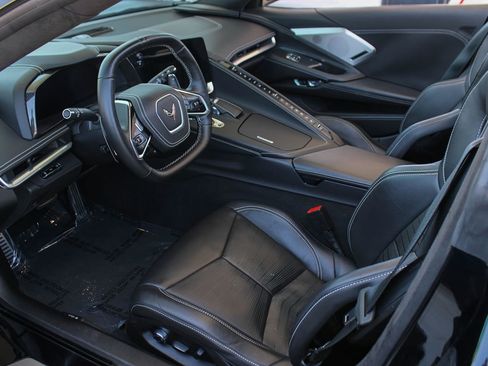 Used 2021 Chevrolet Corvette Stingray Premium Cpe w/ Z51 Performance Package RWD image 18