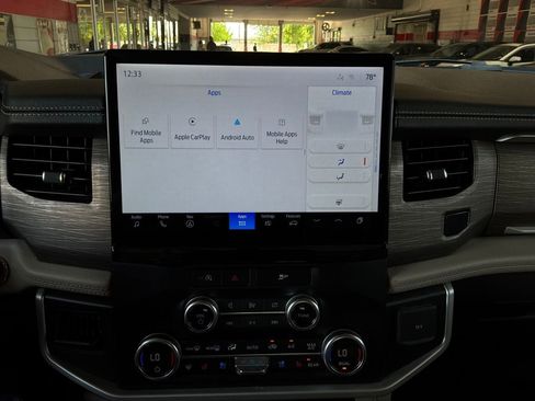 Used 2024 Ford Expedition Limited AWD/4WD image 31