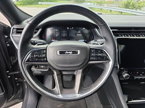 Used 2022 Jeep Grand Cherokee L Overland w/ Luxury Tech Group IV RWD image 18