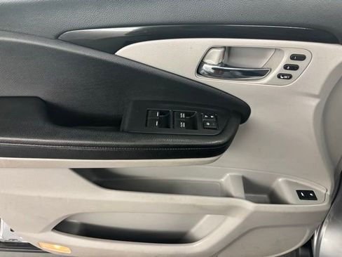 Used 2019 Honda Pilot Touring image 38