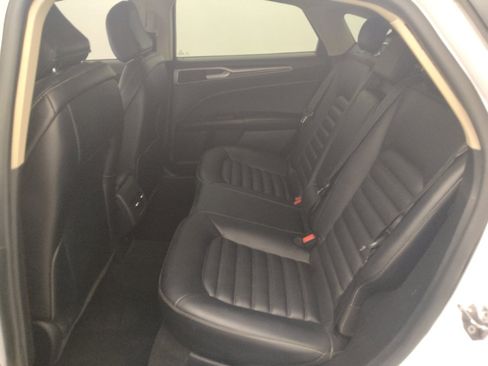 Used 2020 Ford Fusion SEL FWD image 18