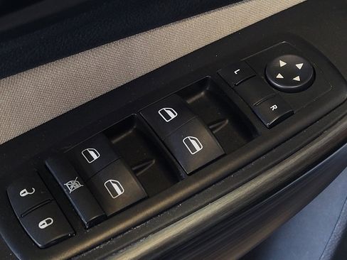 Used 2015 Jeep Cherokee Sport AWD/4WD image 27