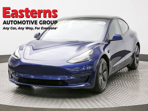 Used 2023 Tesla Model 3 Standard Range image 1