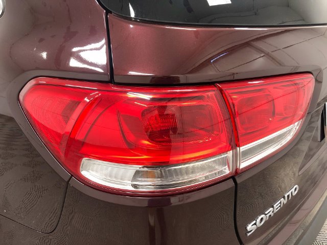 Used 2017 Kia Sorento FWD image 35