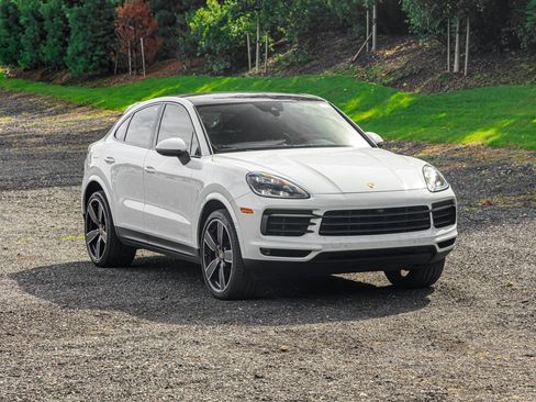 Used 2021 Porsche Cayenne Coupe image 12